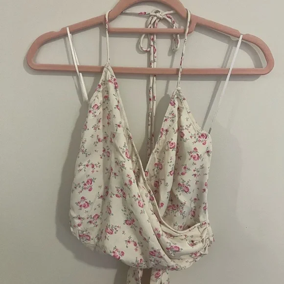 ZARA  CREAM FLORAL TIE HALTER NECK SATIN EFFECT CROP TOP SIZE LARGE - Picture 4 of 11